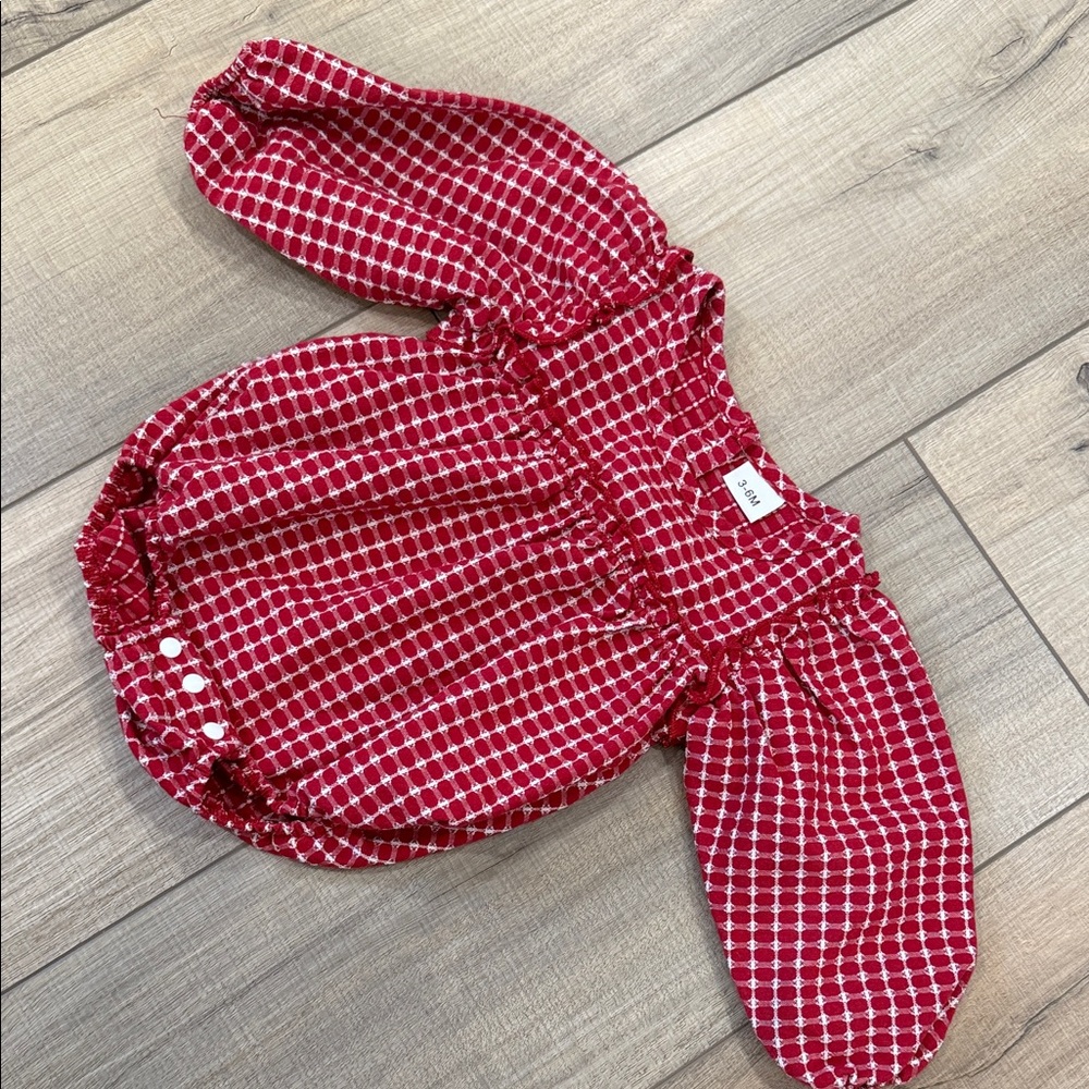 Stylish Red and White Bubble